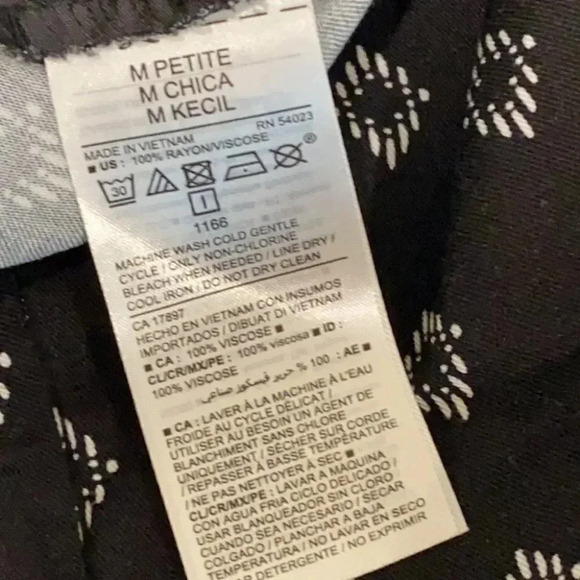 Old Navy pants - Picture 6 of 6